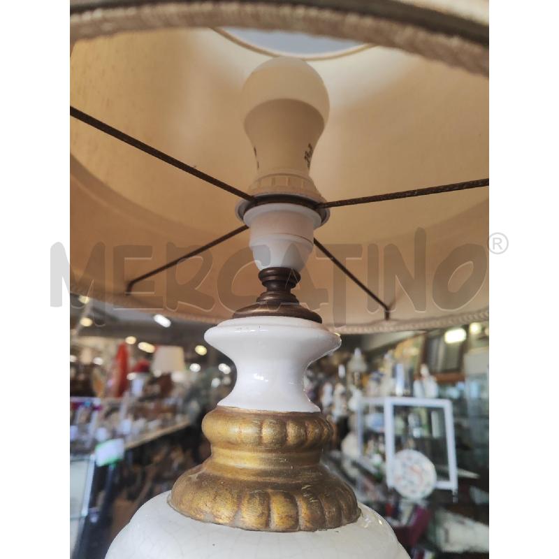 LAMPADA DA TAVOLO BASE CERAMICA BIANCA E ORO | Mercatino dell'Usato Vinci - fraz. sovigliana 3