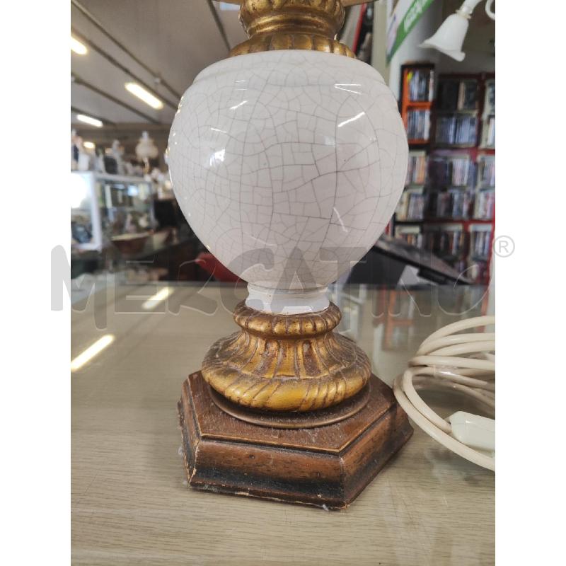 LAMPADA DA TAVOLO BASE CERAMICA BIANCA E ORO | Mercatino dell'Usato Vinci - fraz. sovigliana 2