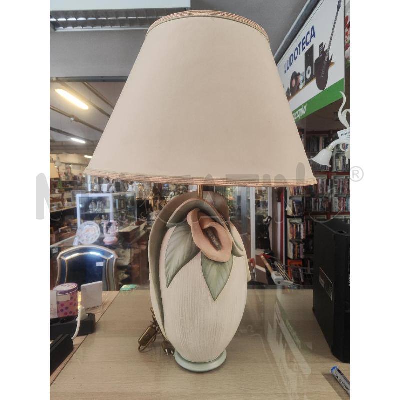 LAMPADA DA TAVOLO BASE CERAMICA CALLA  | Mercatino dell'Usato Vinci - fraz. sovigliana 1