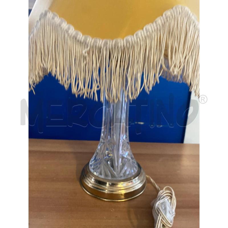 LAMPADA DA TAVOLO BASE CRISTALLO CAPPELLO GIALLO | Mercatino dell'Usato Vinci - fraz. sovigliana 2