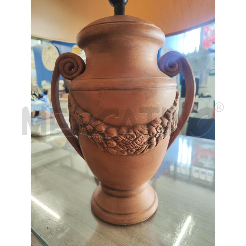 LAMPADA DA TAVOLO BASE TERRACOTTA CON DRAPPO 2 MANICI | Mercatino dell'Usato Vinci - fraz. sovigliana 2