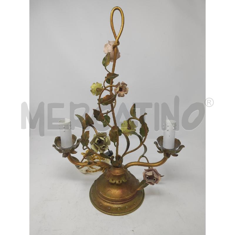 LAMPADA DA TAVOLO METALLO 2 LUCI DORATA FIORI | Mercatino dell'Usato Vinci - fraz. sovigliana 1
