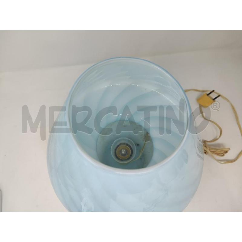 LAMPADA DA TAVOLO VETRO AZZURRO RIGATO | Mercatino dell'Usato Vinci - fraz. sovigliana 2