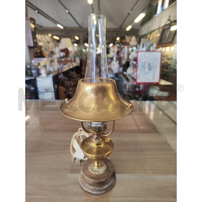 LAMPADINA DA TAVOLO FORMA A PETROLIO  | Mercatino dell'Usato Vinci - fraz. sovigliana 1