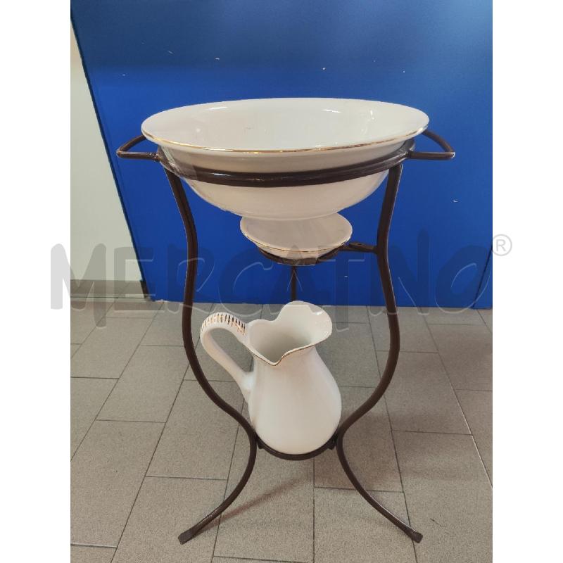 LAVAMANO METALLO + BROCCA CATINO E PIATTINO CERAMICA | Mercatino dell'Usato Vinci - fraz. sovigliana 1