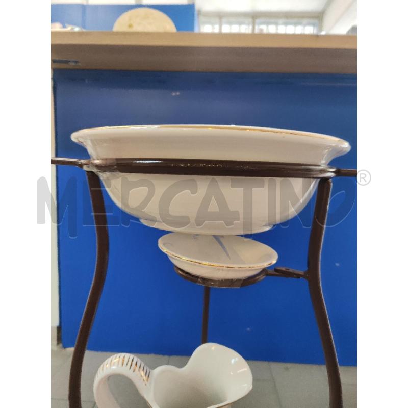 LAVAMANO METALLO + BROCCA CATINO E PIATTINO CERAMICA | Mercatino dell'Usato Vinci - fraz. sovigliana 2