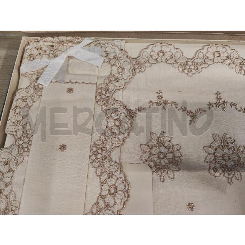 LENZUOLO MATRIMONIALE COMPLETO SOTTO+ SOPRA + 2 FEDERE PANNA RICAMO FIORI BEIGE IN SCATOLA NUOVO  | Mercatino dell'Usato Vinci - fraz. sovigliana 2