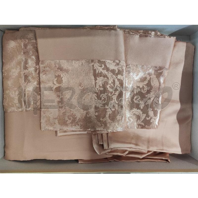 LENZUOLO MATRIMONIALE ROSA COMPLETO LUCIDO FOGLIE | Mercatino dell'Usato Vinci - fraz. sovigliana 2