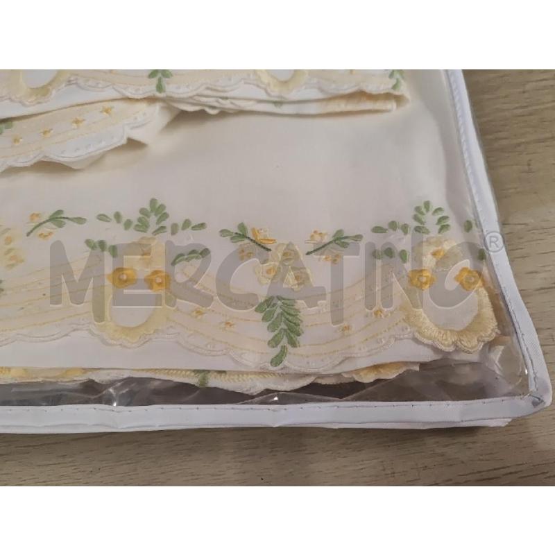 LENZUOLO MATRIMONIALE + 2 FEDERE BIANCO TRINA RICAMO GIALLO NUOVO SOLO SOPRA | Mercatino dell'Usato Vinci - fraz. sovigliana 3