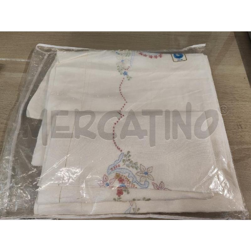 LENZUOLO MATRIMONIALE + 2 FEDERE RICAMO FIORI COLORATI LINO SOLO SOPRA NUOVO  | Mercatino dell'Usato Vinci - fraz. sovigliana 1