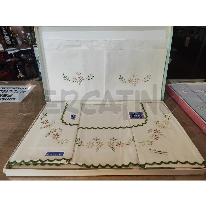 LENZUOLO MATRIMONIALE + 2 FEDERE RICAMO VERDE NUOVO | Mercatino dell'Usato Vinci - fraz. sovigliana 1