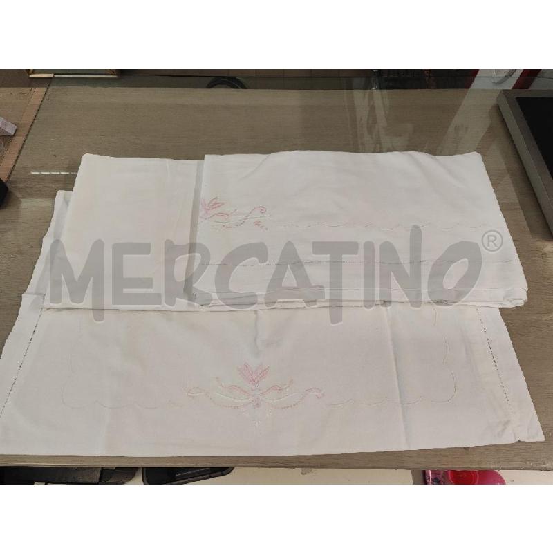LENZUOLO SINGOLO COMPLETO BIANCO RICAMO ROSA | Mercatino dell'Usato Vinci - fraz. sovigliana 1