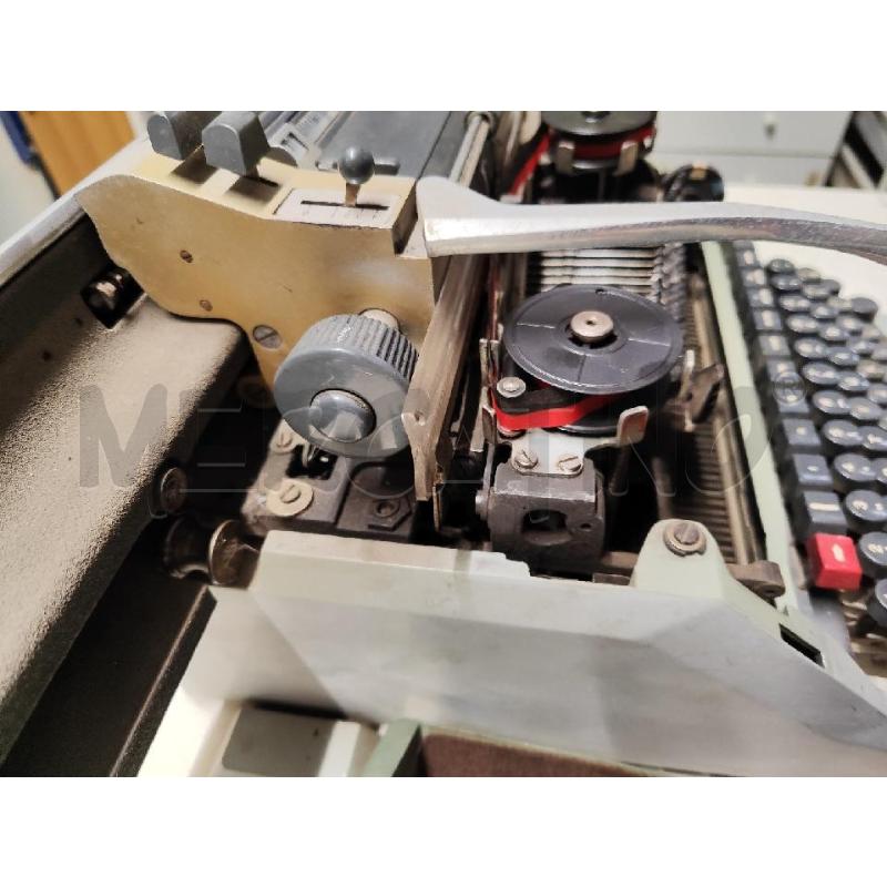 MACCHINA DA SCRIVERE OLIVETTI 82 METALLO | Mercatino dell'Usato Vinci - fraz. sovigliana 5