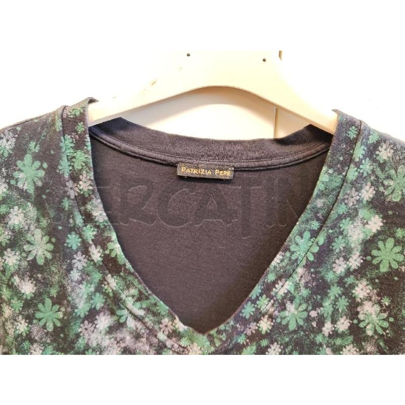 MAGLIETTA DONNA PATRIZIA PEPE NERA FIORI VERDI GIALLI TG.L | Mercatino dell'Usato Vinci - fraz. sovigliana 2