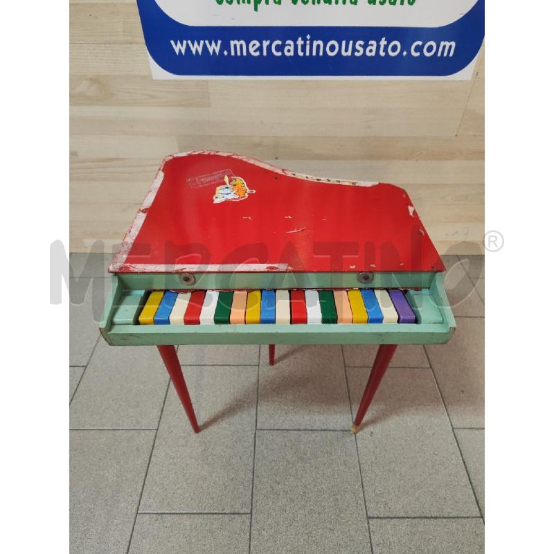 PIANOFORTE PICCOLO VINTAGE UNIVERSAL 1 TASTO NON FUNZIONA  | Mercatino dell'Usato Vinci - fraz. sovigliana 1