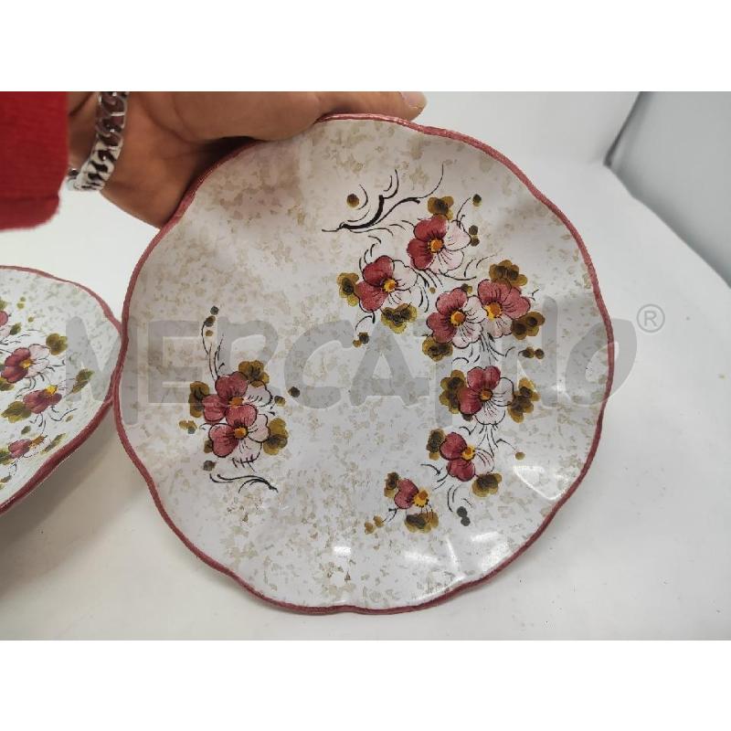 PIATTINI PZ. 2 SMERLATI DERUTA FIORELLINI ROSA | Mercatino dell'Usato Vinci - fraz. sovigliana 2