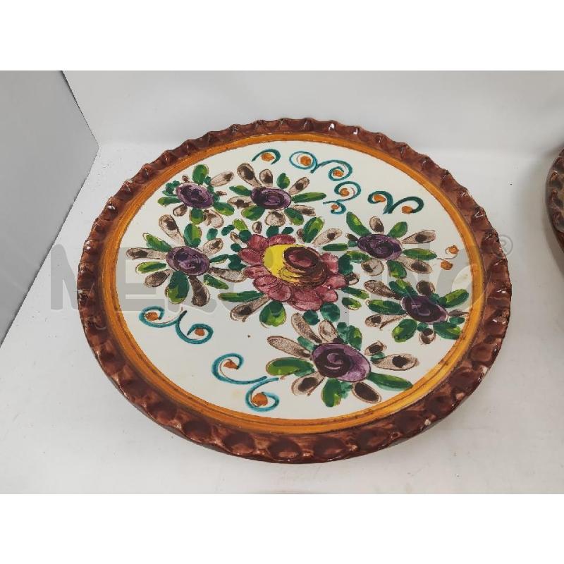 PIATTI PZ. 4 TERRACOTTA INCISI 32CM  BORDO SMERLATO | Mercatino dell'Usato Vinci - fraz. sovigliana 4