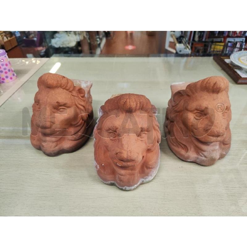 PIEDI 3 PZ TERRACOTTA TESTA LEONE  | Mercatino dell'Usato Vinci - fraz. sovigliana 1