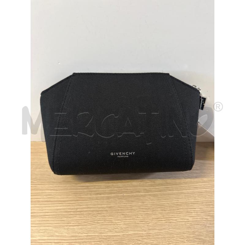 POCHETTE GIVENCHY TESSUTO NERA ZIP | Mercatino dell'Usato Vinci - fraz. sovigliana 2