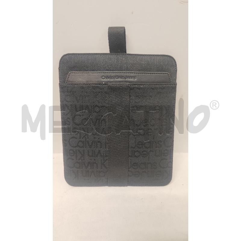 PORTA TABLET # CALVIN KLEIN TESSUTO NERO 25X21 | Mercatino dell'Usato Vinci - fraz. sovigliana 1