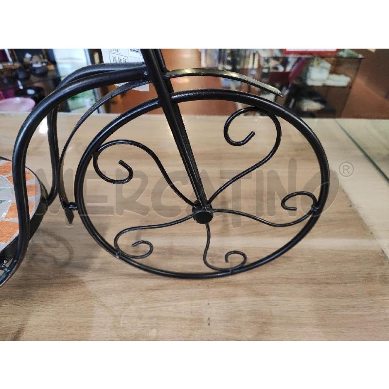 PORTA VASO BICI METALLO NERA NUOVA | Mercatino dell'Usato Vinci - fraz. sovigliana 3