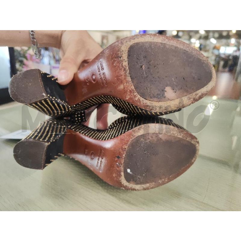 SANDALI DONNA L'AUTRE CHOSE SCAMOSCIATI NERI BORCHIE N.38 MANCANO DELLE BORCHIETTE | Mercatino dell'Usato Vinci - fraz. sovigliana 4