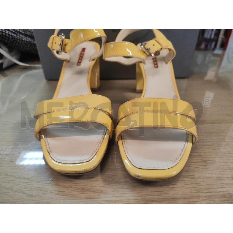SANDALI DONNA PRADA VERNICE GIALLI N.38.5 | Mercatino dell'Usato Vinci - fraz. sovigliana 2