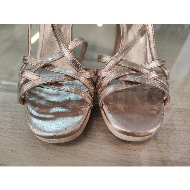 SANDALI DONNA TOD'S LSACCINI DORATI N.37.5 | Mercatino dell'Usato Vinci - fraz. sovigliana 2