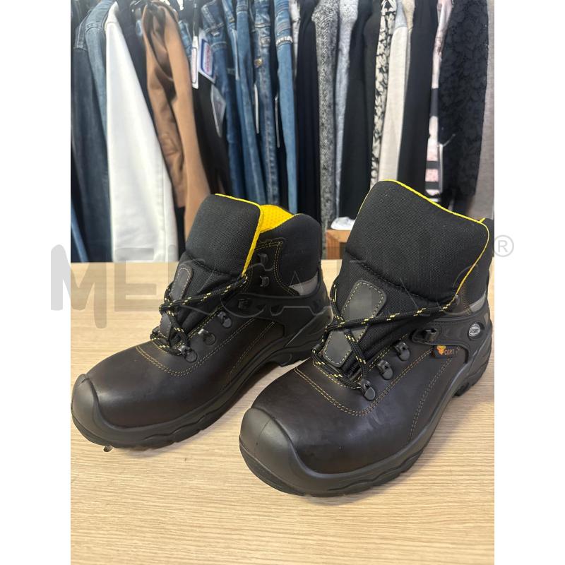 SCARPE ANTINFORTUNISTICHE ALTE MARRONI GRISPORT N.41 NUOVE | Mercatino dell'Usato Vinci - fraz. sovigliana 2