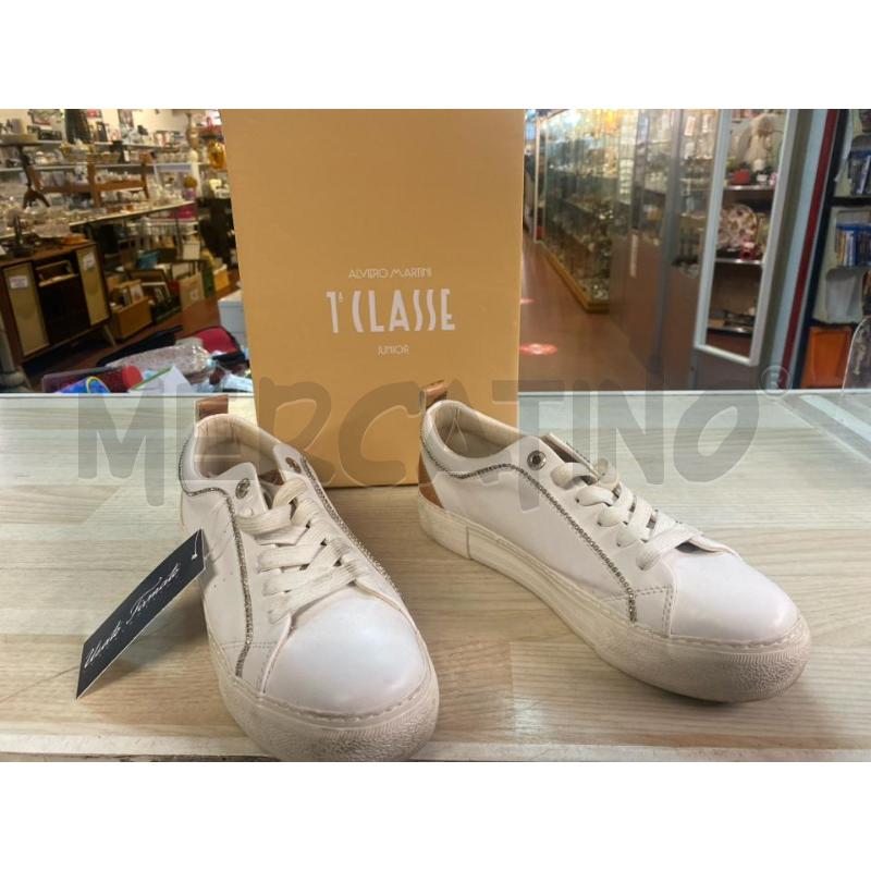 SCARPE DONNA 1 CLASSE BIANCHE STRASS N.39 | Mercatino dell'Usato Vinci - fraz. sovigliana 1