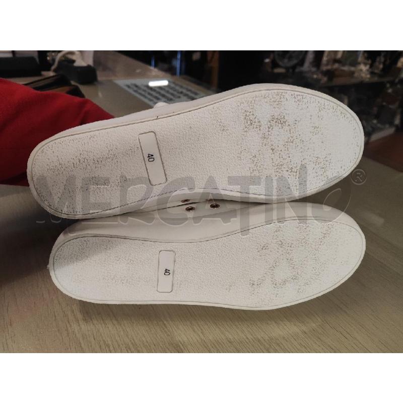 SCARPE DONNA CAMOMILLA BIANCHE N.40 NUOVE | Mercatino dell'Usato Vinci - fraz. sovigliana 4