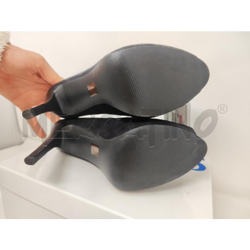 SCARPE DONNA GUESS SCAMOSCIATI NERI SPUNTATE N.40 NUOVE | Mercatino dell'Usato Vinci - fraz. sovigliana 4