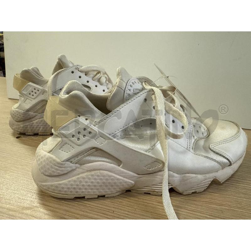 SCARPE DONNA NIKE AIR BIANCHE N.36.5 | Mercatino dell'Usato Vinci - fraz. sovigliana 1