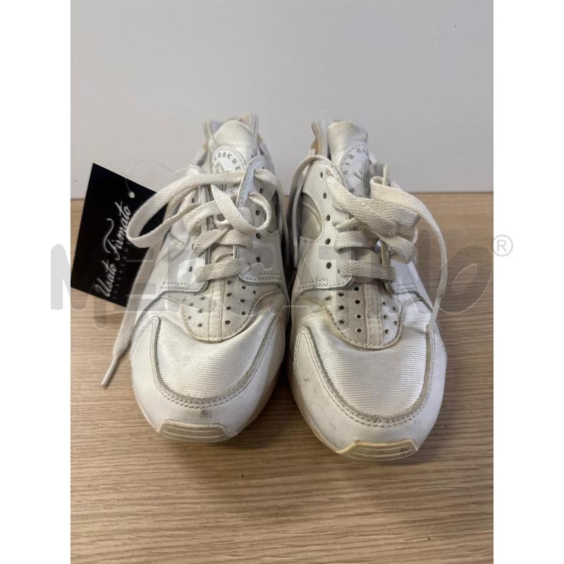 SCARPE DONNA NIKE AIR BIANCHE N.36.5 | Mercatino dell'Usato Vinci - fraz. sovigliana 2