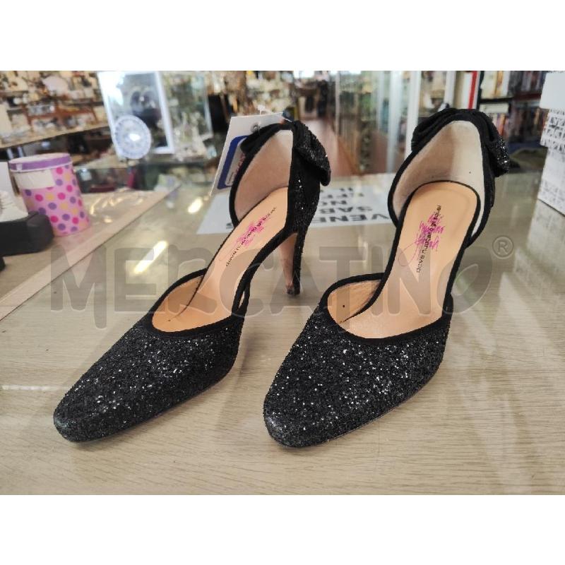 SCARPE DONNA # DOVE NUOTANO GLI SQUALI GLITTER NERE N.38 | Mercatino dell'Usato Vinci - fraz. sovigliana 1