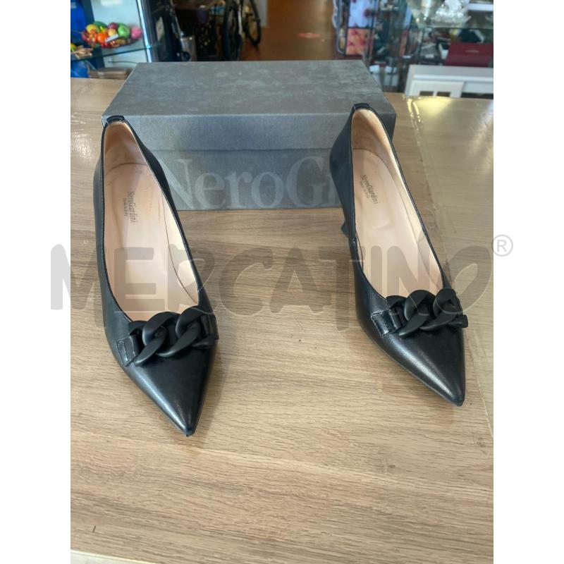 SCARPE DONNA # NERO GIARDINI CATENA NERE N.38 | Mercatino dell'Usato Vinci - fraz. sovigliana 1