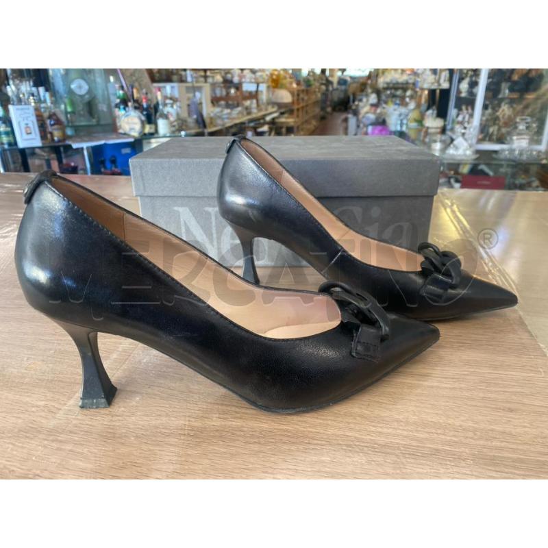 SCARPE DONNA # NERO GIARDINI CATENA NERE N.38 | Mercatino dell'Usato Vinci - fraz. sovigliana 2