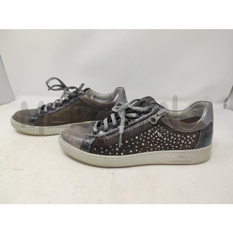 SCARPE DONNA # NERO GIARDINI GRIGIE N.39 BORCHIE | Mercatino dell'Usato Vinci - fraz. sovigliana 2