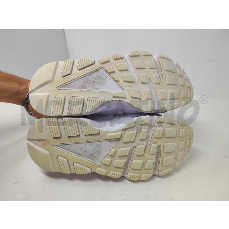 SCARPE UOMO NIKE BIANCHE N.41 AIR HUARACHE  | Mercatino dell'Usato Vinci - fraz. sovigliana 4