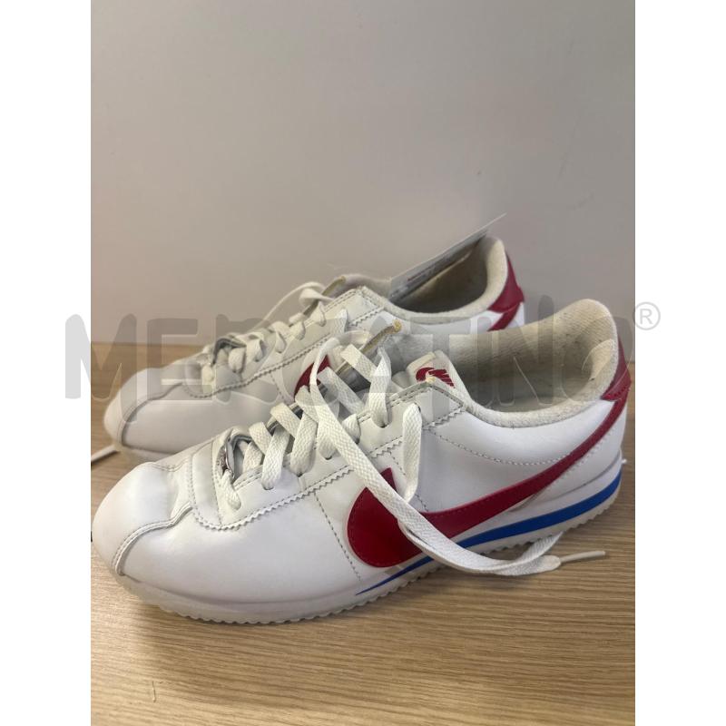 SCARPE  # NIKE BIANCHE VIRGOLA ROSSA N.42 | Mercatino dell'Usato Vinci - fraz. sovigliana 2