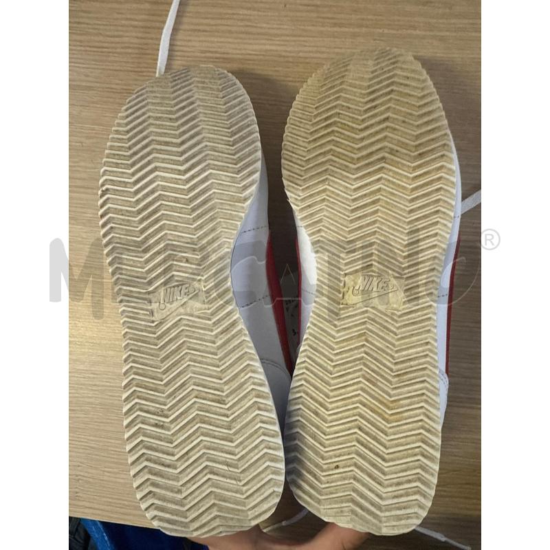 SCARPE  # NIKE BIANCHE VIRGOLA ROSSA N.42 | Mercatino dell'Usato Vinci - fraz. sovigliana 3