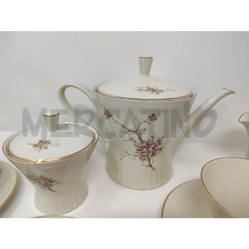 SERVIZIO DA CAFFE DA 8 PS + PIATTINI + BRICCO + LATTIERA + ZUCCHERIERA BAVARIA FIORI ROSA | Mercatino dell'Usato Vinci - fraz. sovigliana 2