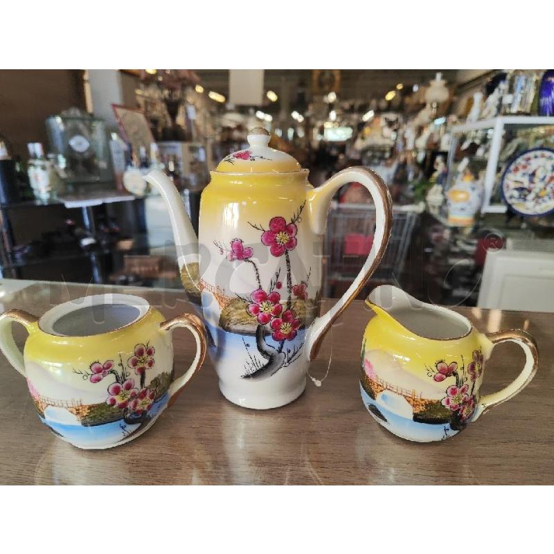 SERVIZIO DA CAFFE' DA 4 PS +1 BRICCO+LATTIERA + ZUCCHERIERA SENZA MADE IN JAPAN | Mercatino dell'Usato Vinci - fraz. sovigliana 2