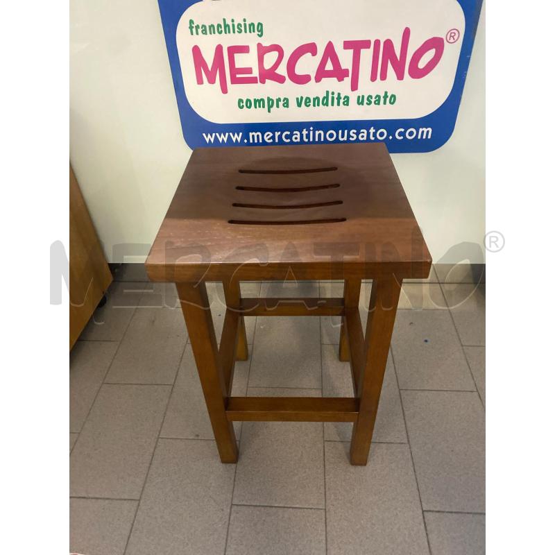 SGABELLO LEGNO QUADRATO 4 OVALI  | Mercatino dell'Usato Vinci - fraz. sovigliana 1