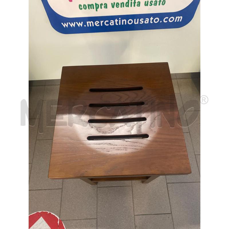 SGABELLO LEGNO QUADRATO 4 OVALI  | Mercatino dell'Usato Vinci - fraz. sovigliana 2