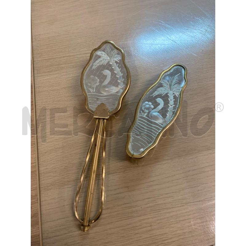 SPAZZOLINE 2 PZ SPECCHIO INCISO CIGNO | Mercatino dell'Usato Vinci - fraz. sovigliana 1