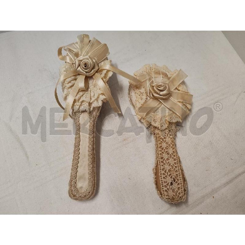 SPECCHIETTO + SPAZZOLINA RIVESTITI CREMA | Mercatino dell'Usato Vinci - fraz. sovigliana 2