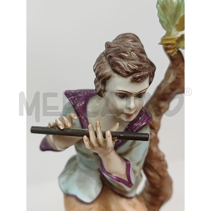 STATUETTA CAPODIMONTE UOMO CON FLAUTO BASE DORATA  | Mercatino dell'Usato Vinci - fraz. sovigliana 4