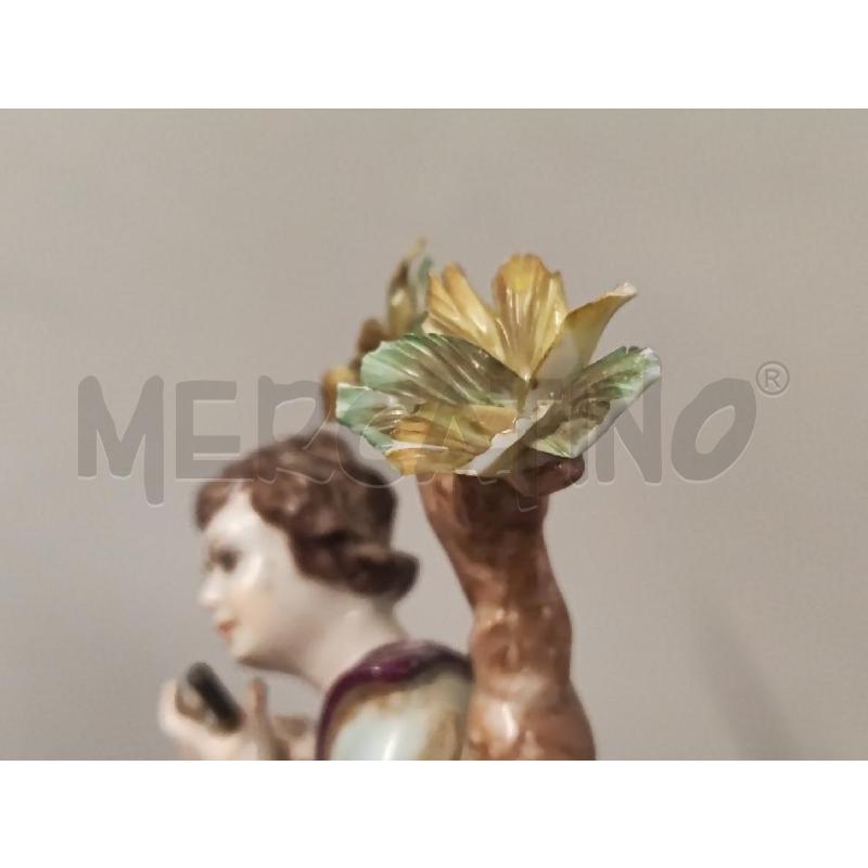 STATUETTA CAPODIMONTE UOMO CON FLAUTO BASE DORATA  | Mercatino dell'Usato Vinci - fraz. sovigliana 5