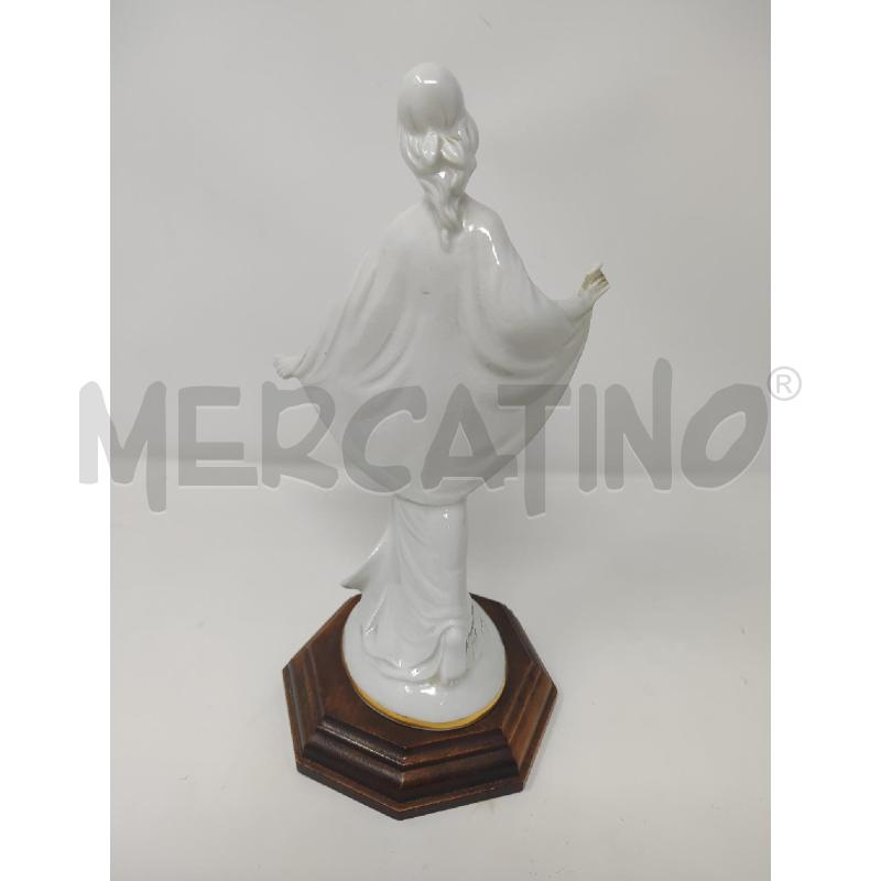 STATUETTA DONNA CON MANTELLA CERAMICA BIANCA  | Mercatino dell'Usato Vinci - fraz. sovigliana 2